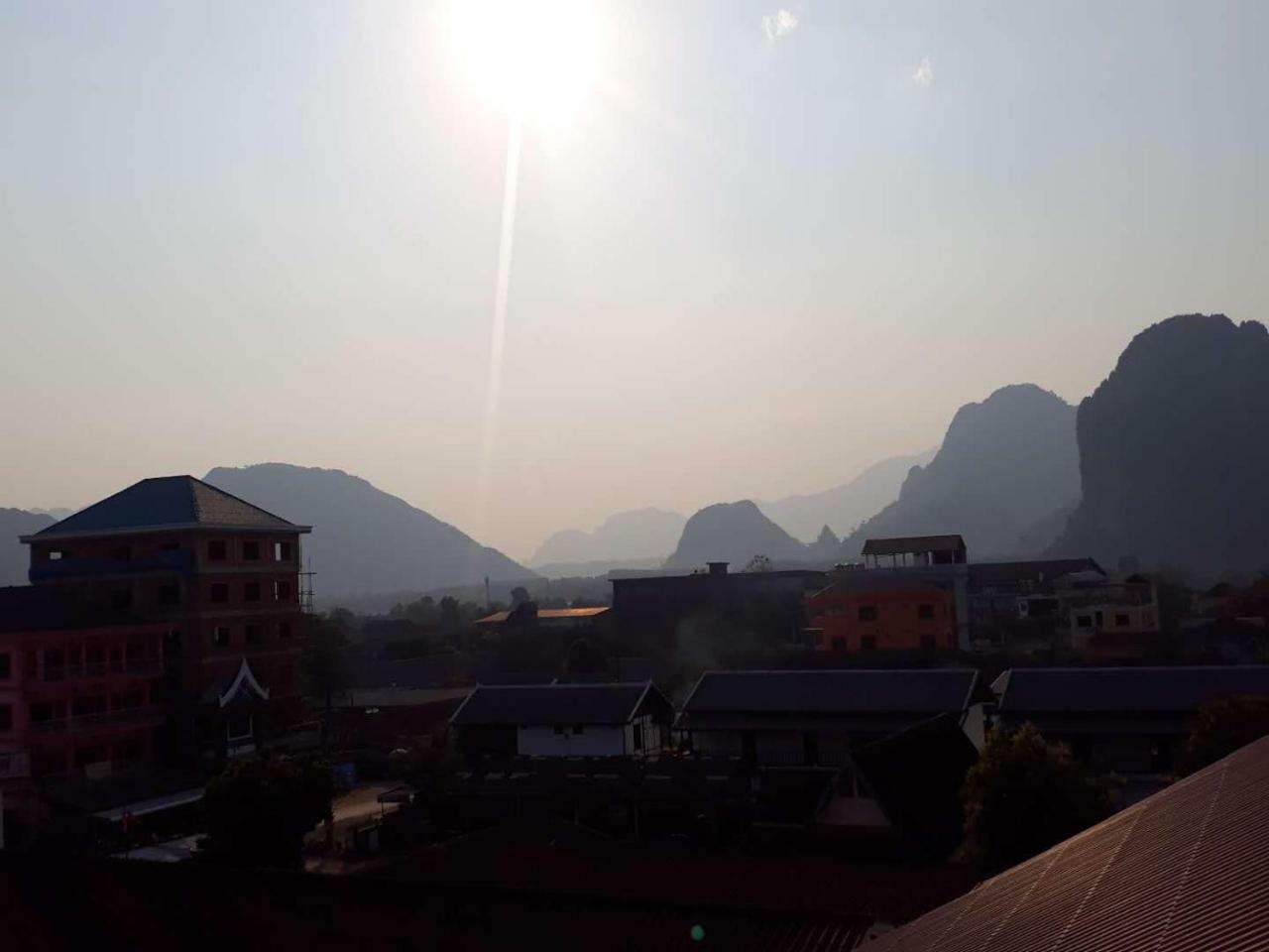 Pangu Hotel - 盘古酒店 Vang Vieng Exterior photo